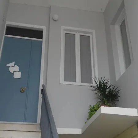 Paris House 1 パトラ