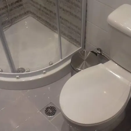 Paris House 1 * פאטרה