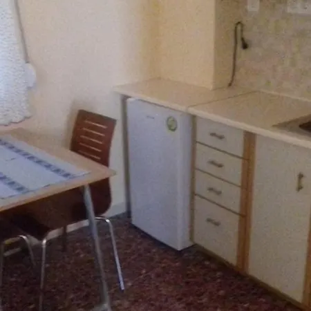 Paris House 1 * פאטרה